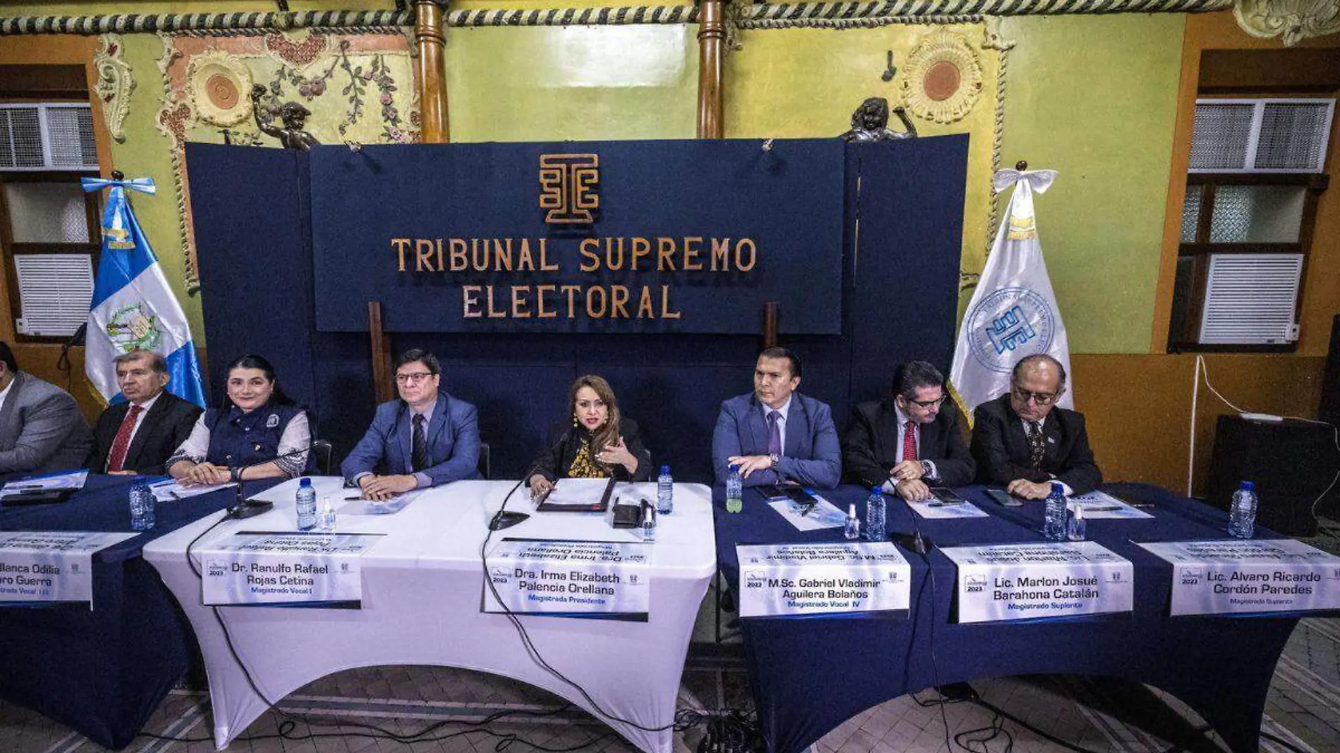 Tribunal Electoral de Guatemala, dividido por suspensión del partido de Arévalo